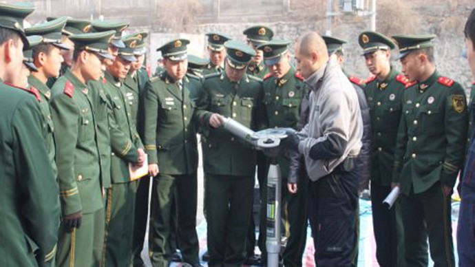 我公司技術(shù)人員在蘭州市消防特勤大隊(duì)為消防官兵現(xiàn)場(chǎng)顯示、培訓(xùn)我公司所供設(shè)備